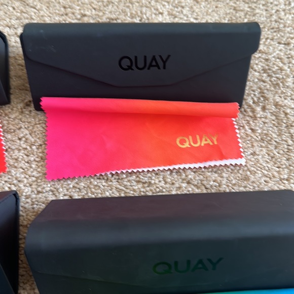 6 Quay Cases and Cloth Cleaner - Picture 4 of 7